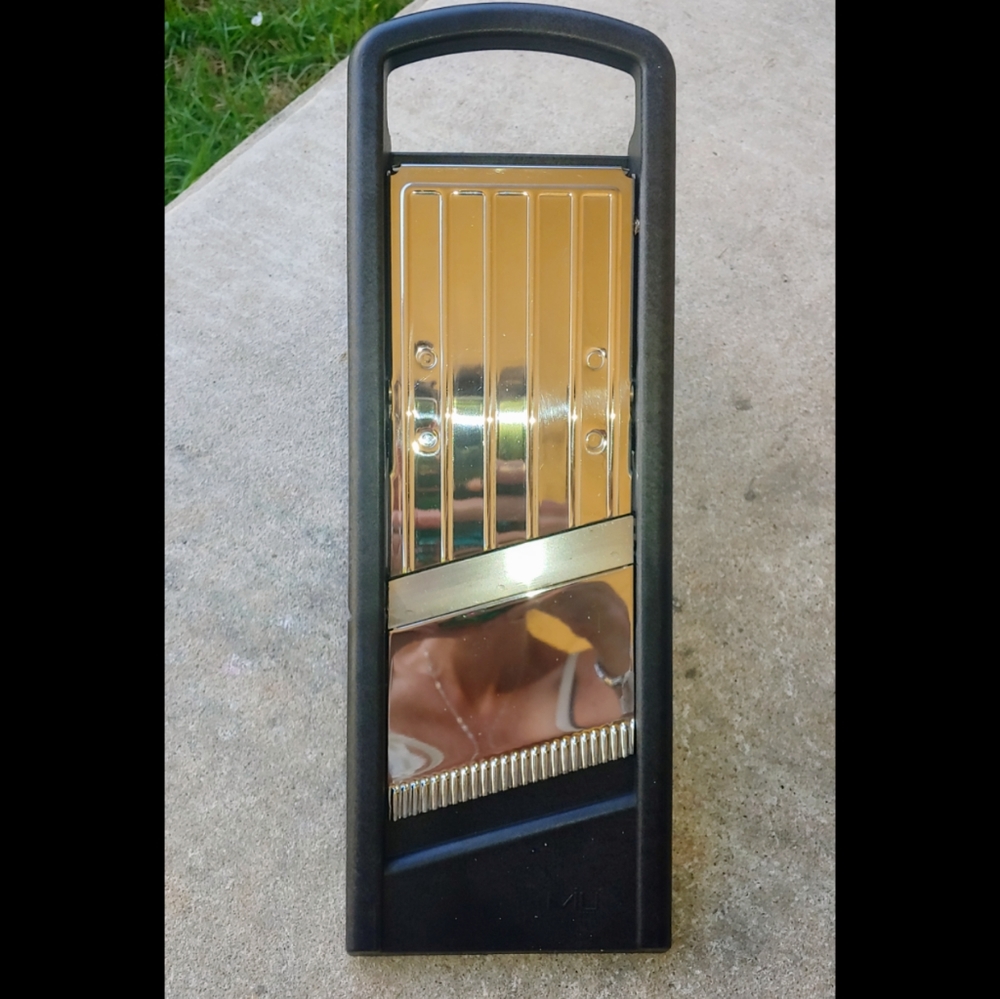 Professional food slicer